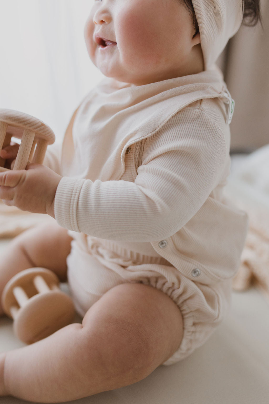 Organic Baby Bib - Egg Shell