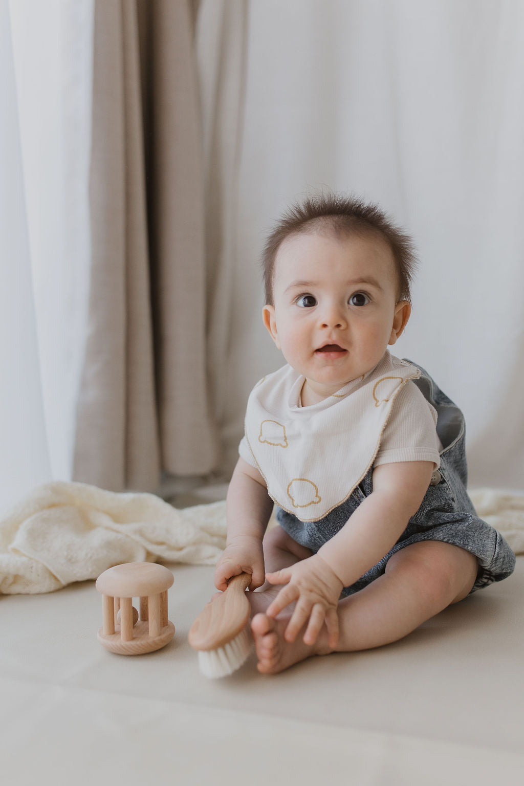 Organic Baby Bib - Boo Bear