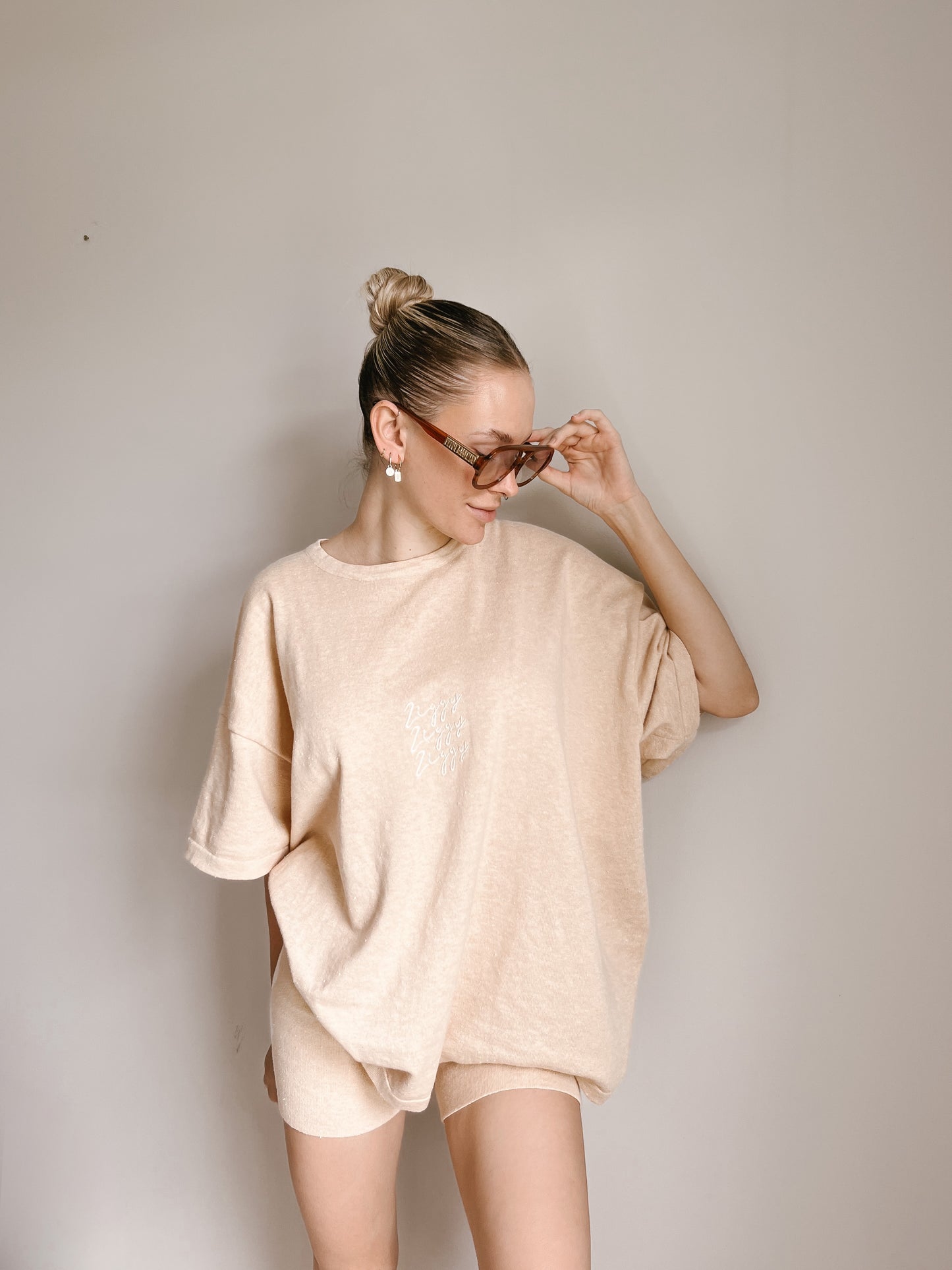 Women's Signature Tee - Sand Fleck
