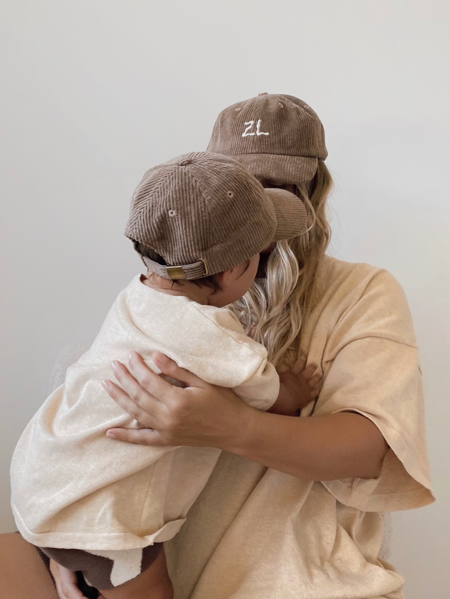 Women's Signature Tee - Sand Fleck