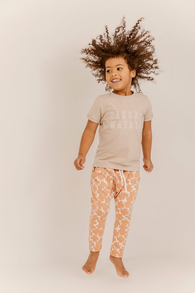Hakuna Matata Tee - Clay