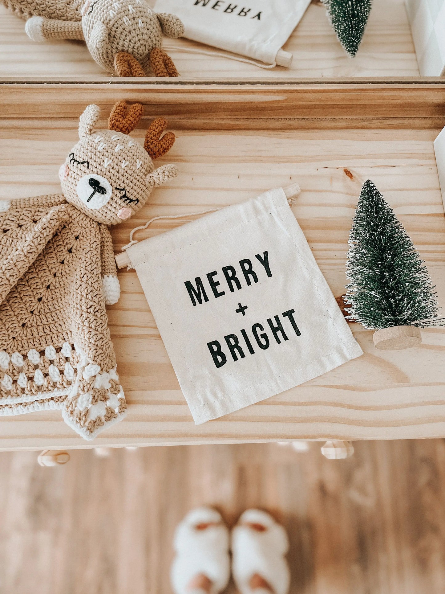 Hang Sign - Merry + Bright