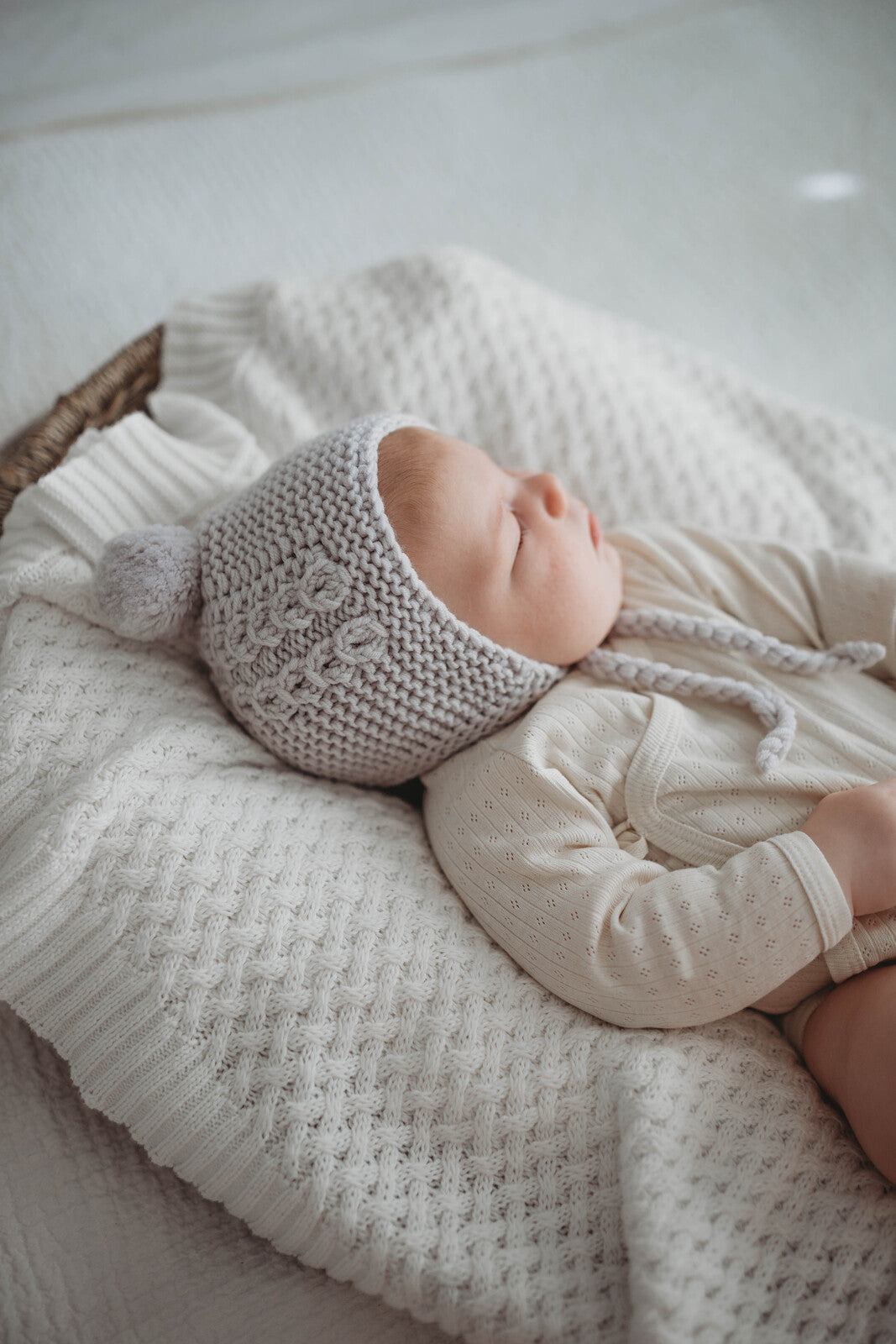 Merino Wool Bonnet & Booties - Grey