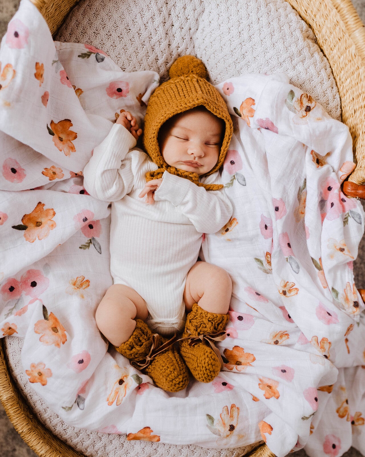 Merino Wool Bonnet & Booties - Bronze