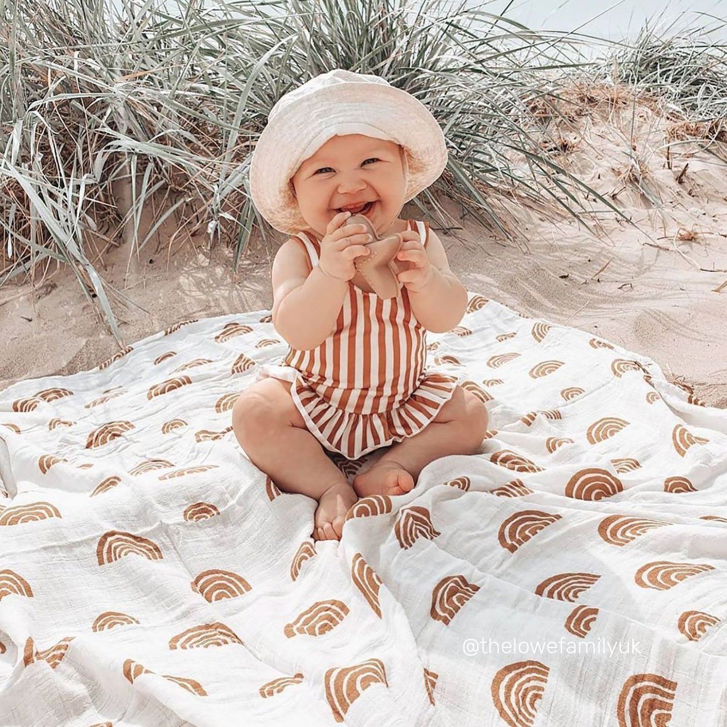 Organic Swaddle | Rainbows - Ivory + Umber