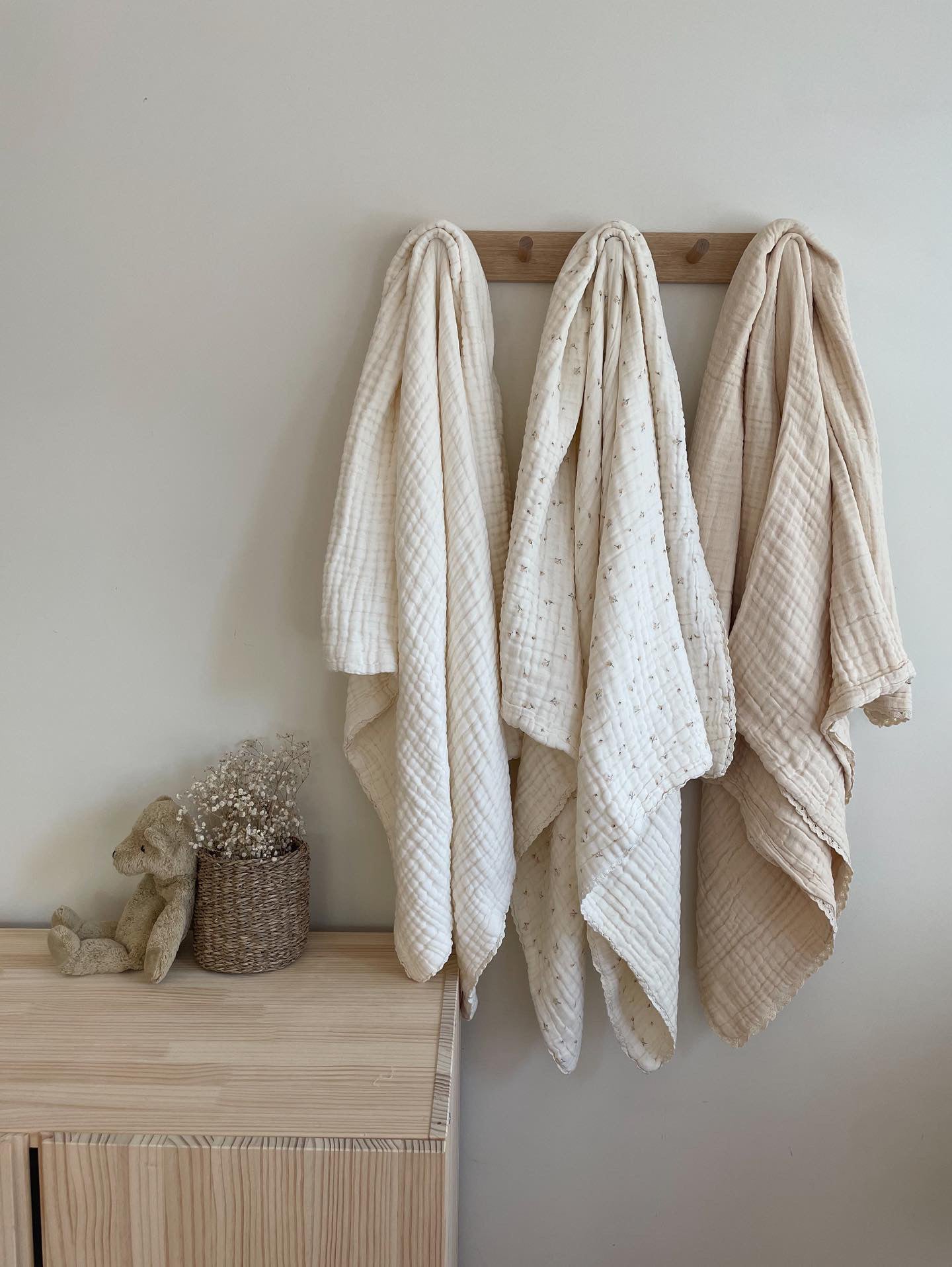 Organic Cotton Gauze Blanket | Lace Edge - Oat Milk