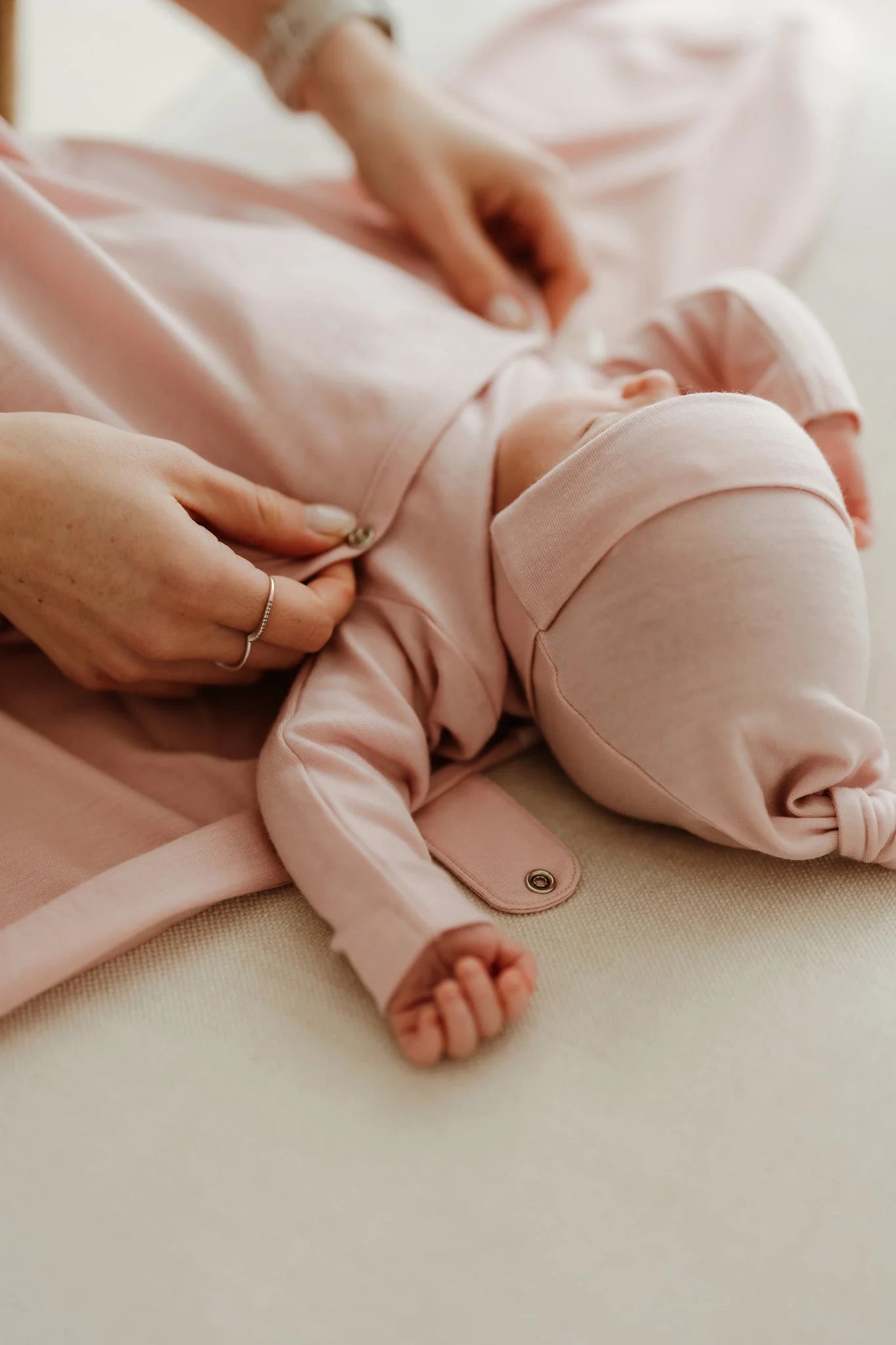 Cocooi Merino Babywrap - Cloud Pink